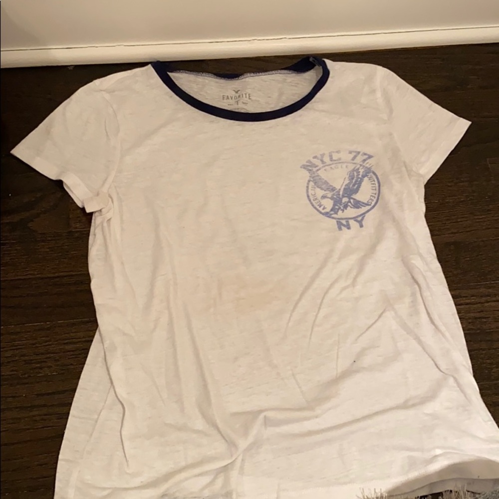 American Eagle T shirt
